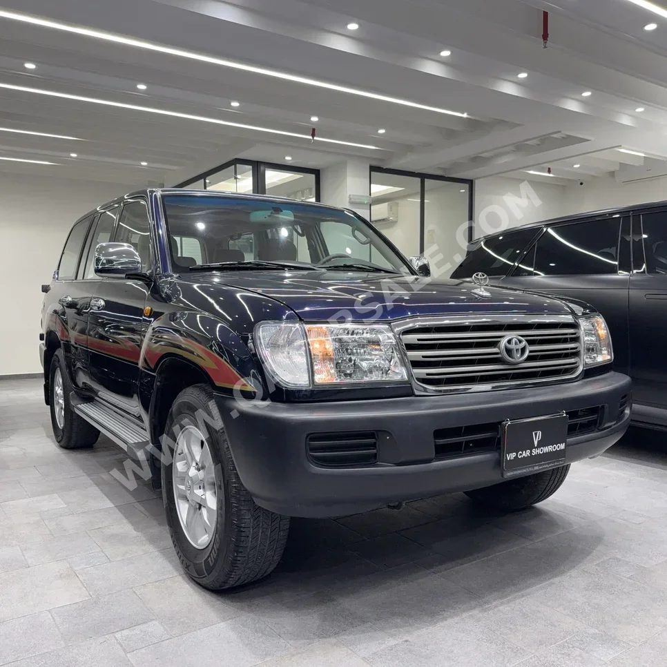 تويوتا  لاند كروزر  جي اكس ار  2004  اوتوماتيك  425,000 كم  6 سلندر  دفع رباعي  اس يو في  ازرق