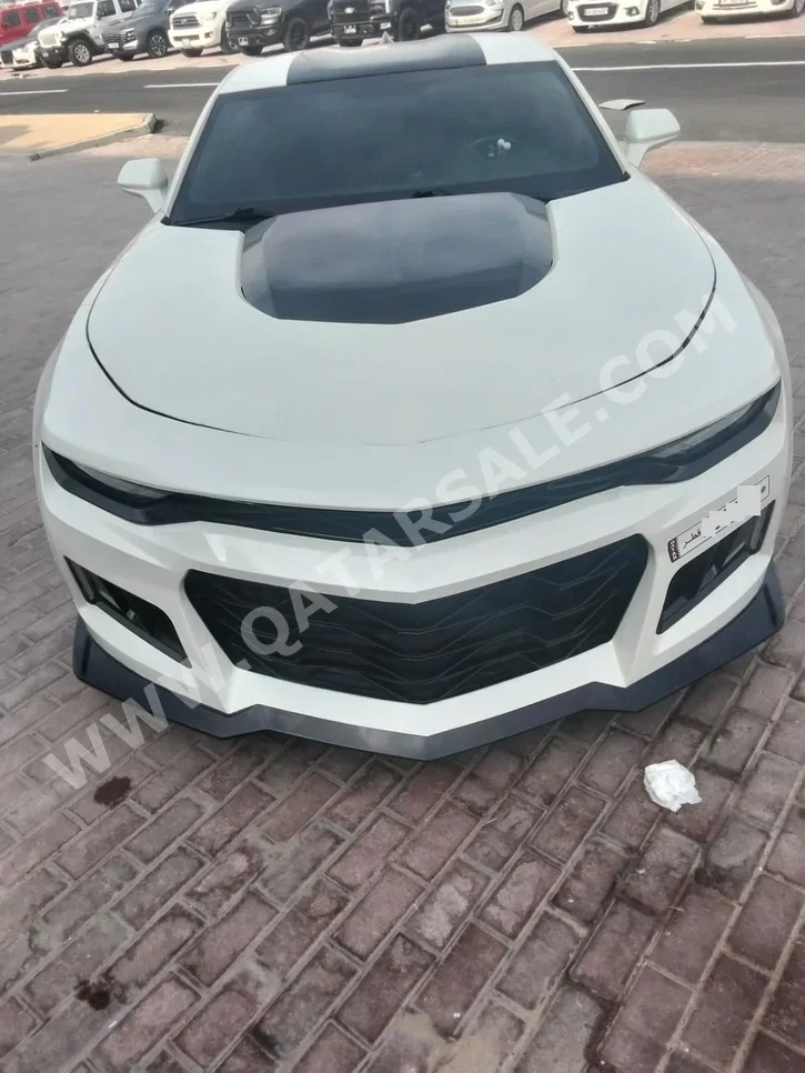 شفروليه  كمارو  2019  اوتوماتيك  69,000 كم  4 سلندر  دفع خلفي  كوبيه \ سبورت  أبيض