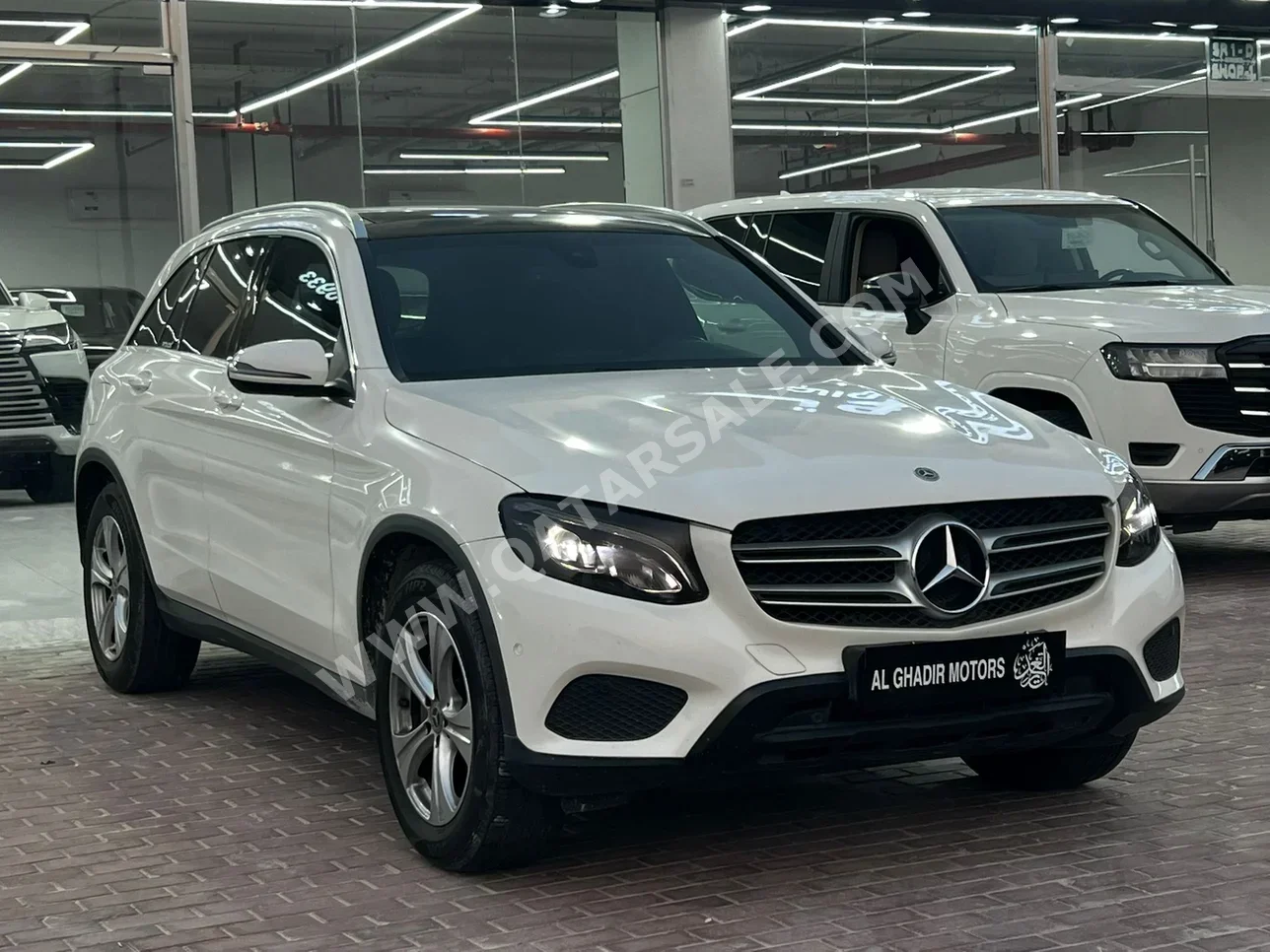 Mercedes-Benz  GLC  250  2017  Automatic  118,000 Km  4 Cylinder  All Wheel Drive (AWD)  SUV  White