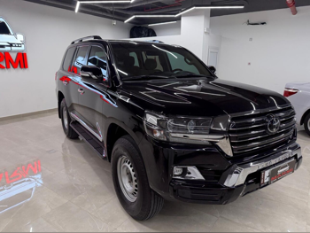 تويوتا  لاند كروزر  جي اكس ار  2017  اوتوماتيك  245,000 كم  8 سلندر  دفع رباعي  اس يو في  أسود