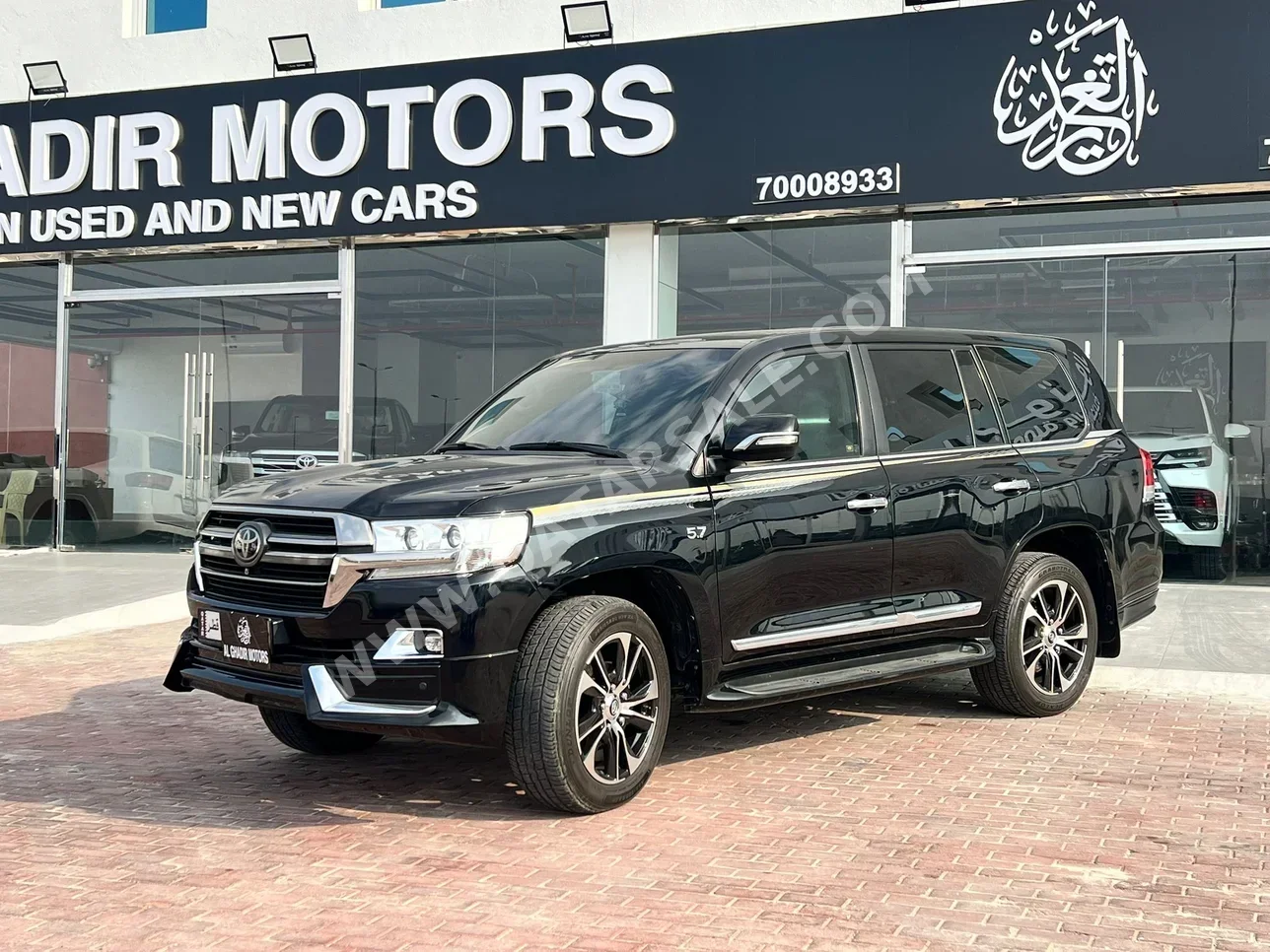 Toyota  Land Cruiser  VXR  2020  Automatic  131,000 Km  8 Cylinder  Four Wheel Drive (4WD)  SUV  Black