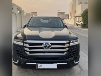 Toyota  Land Cruiser  VXR  2023  Automatic  95,000 Km  6 Cylinder  Four Wheel Drive (4WD)  SUV  Black  With Warranty