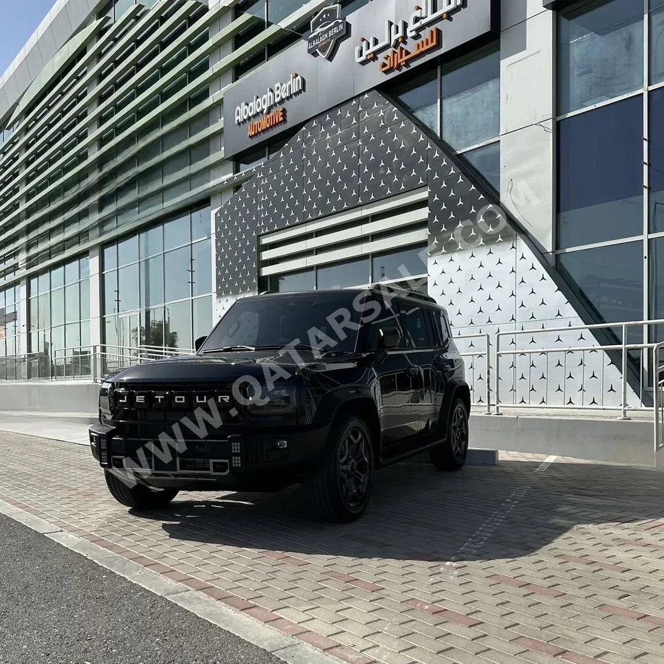 Jetour  T2  Luxury Plus  2025  Automatic  8,800 Km  4 Cylinder  Four Wheel Drive (4WD)  SUV  Black  With Warranty