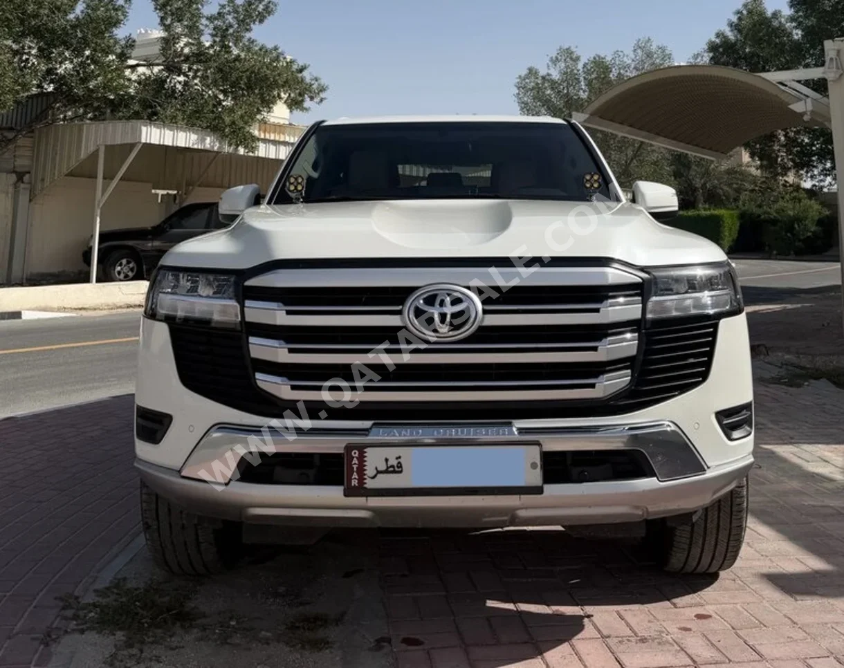 تويوتا  لاند كروزر  جي اكس  2022  اوتوماتيك  74,000 كم  6 سلندر  دفع رباعي  اس يو في  أبيض لؤلؤي  تحت الضمان