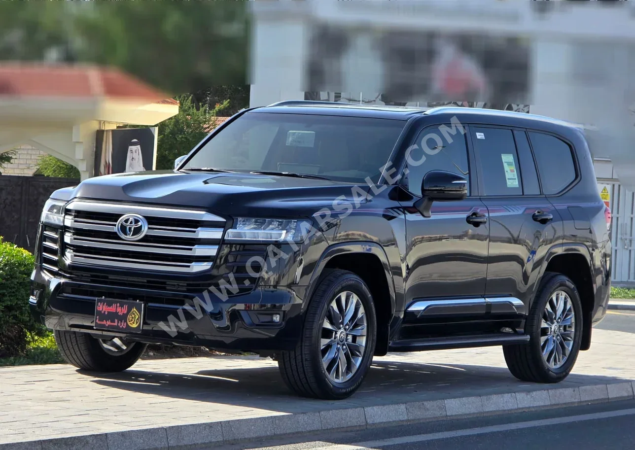 Toyota  Land Cruiser  GXR Twin Turbo  2025  Automatic  7,000 Km  6 Cylinder  Four Wheel Drive (4WD)  SUV  Black  With Warranty