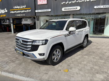 Toyota  Land Cruiser  GXR  2022  Automatic  155,000 Km  6 Cylinder  Four Wheel Drive (4WD)  SUV  White
