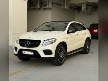 مرسيدس - بنز  جي ال اي  43 AMG  2018  اوتوماتيك  101,000 كم  6 سلندر  دفع كلي مستمر  اس يو في  أبيض