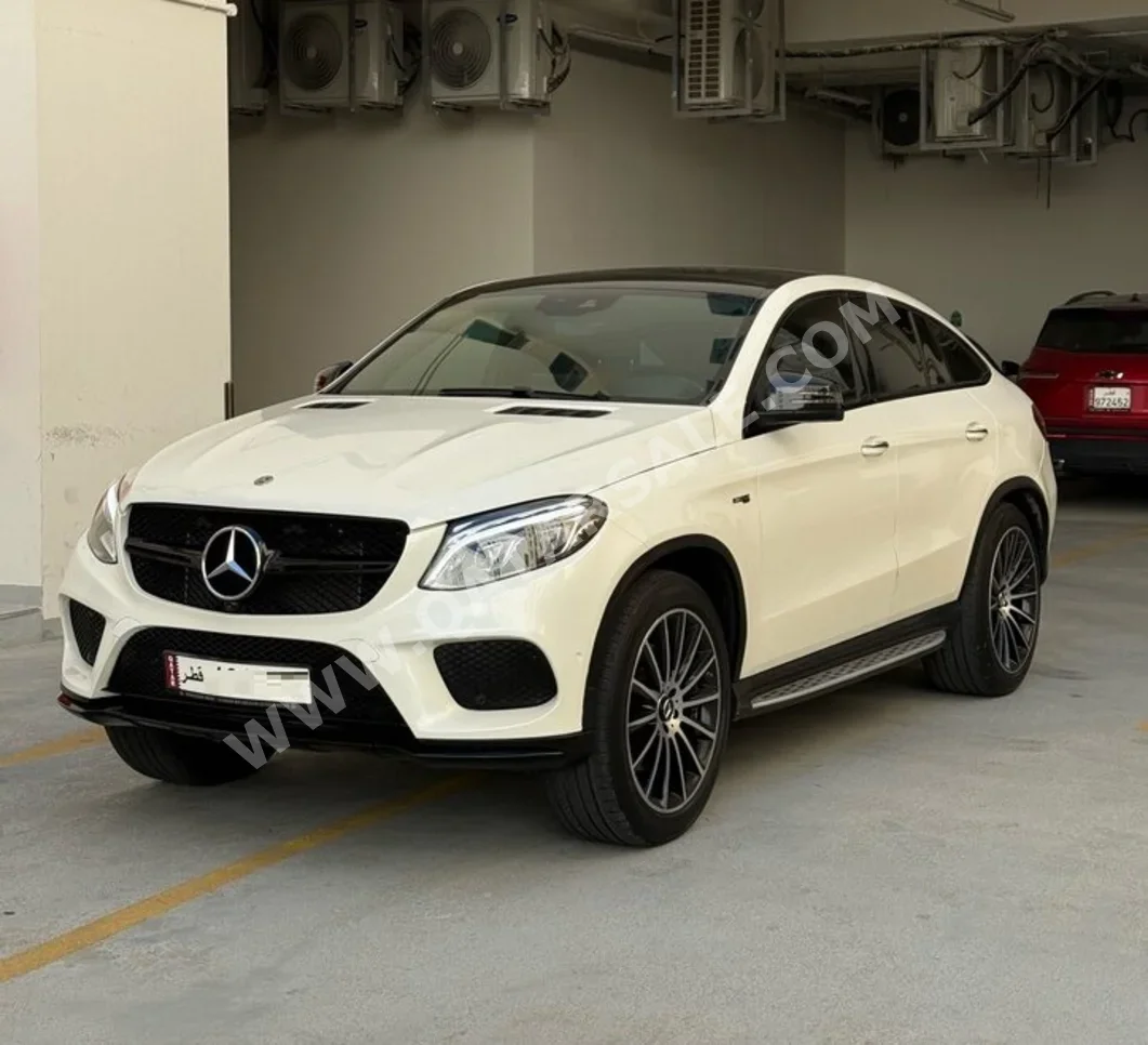مرسيدس - بنز  جي ال اي  43 AMG  2018  اوتوماتيك  101,000 كم  6 سلندر  دفع كلي مستمر  اس يو في  أبيض