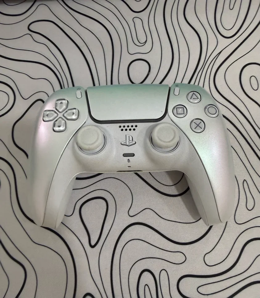 ملحقات اجهزة العاب الفيديو جهاز تحكم  - سوني  - بلاي ستيشن 5  - أبيض