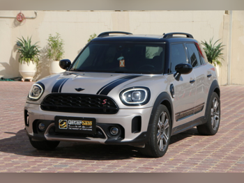 Mini  Cooper  S  2023  Automatic  27,000 Km  4 Cylinder  Front Wheel Drive (FWD)  Hatchback  Gray and Black  With Warranty