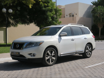 نيسان  باثفايندر  اس في  2014  اوتوماتيك  124,000 كم  6 سلندر  دفع رباعي  اس يو في  أبيض