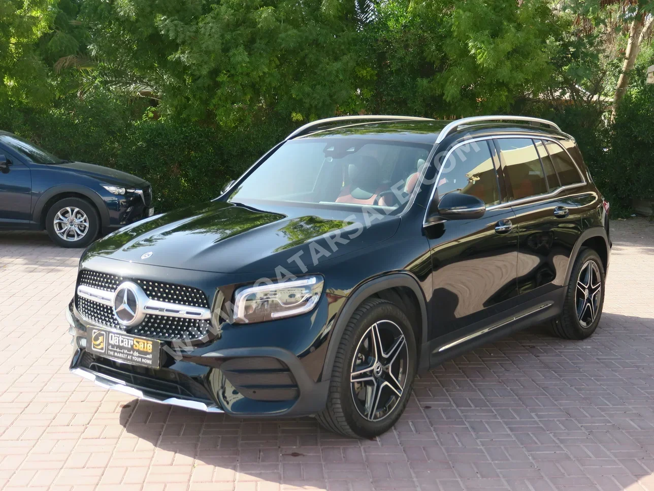Mercedes-Benz  GLB  250  2023  Automatic  29,500 Km  4 Cylinder  Four Wheel Drive (4WD)  SUV  Black  With Warranty
