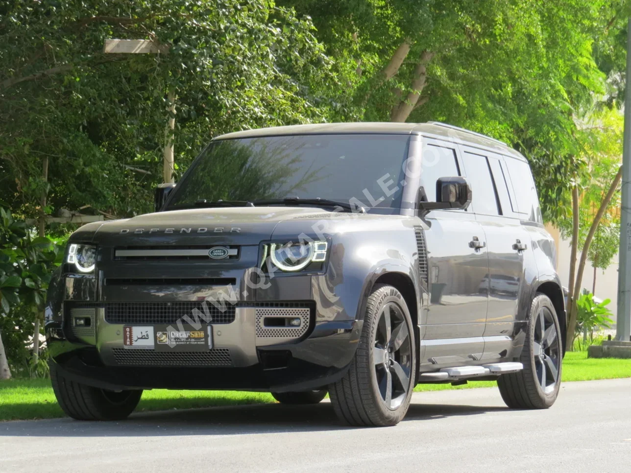 Land Rover  Defender  110 HSE  2025  Automatic  9,000 Km  6 Cylinder  Four Wheel Drive (4WD)  SUV  Gray  With Warranty