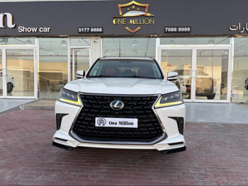 Lexus  LX  570 S  2016  Automatic  340,000 Km  8 Cylinder  Four Wheel Drive (4WD)  SUV  White