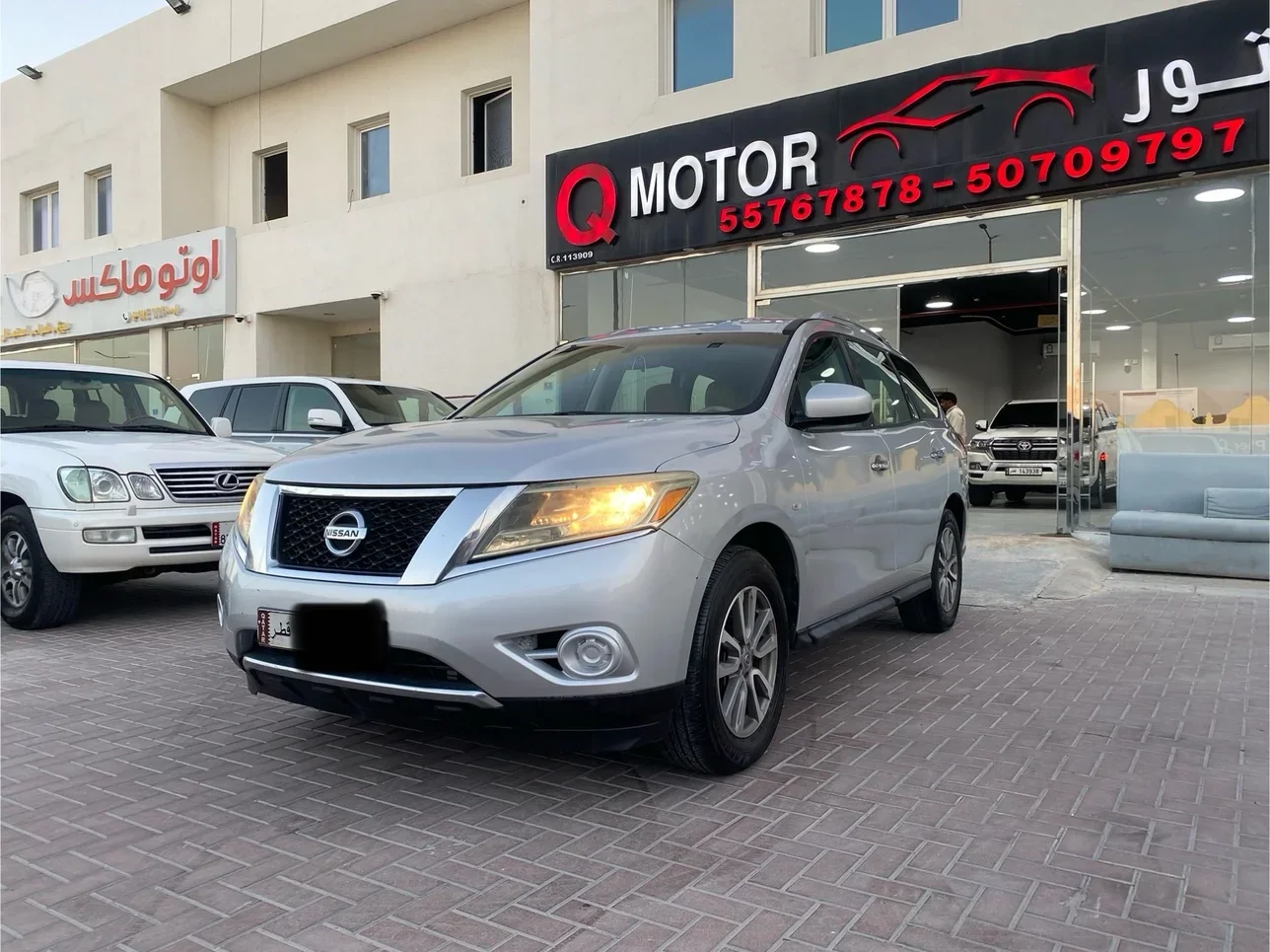 نيسان  باثفايندر  اس في  2014  اوتوماتيك  187,000 كم  6 سلندر  دفع خلفي  اس يو في  فضي