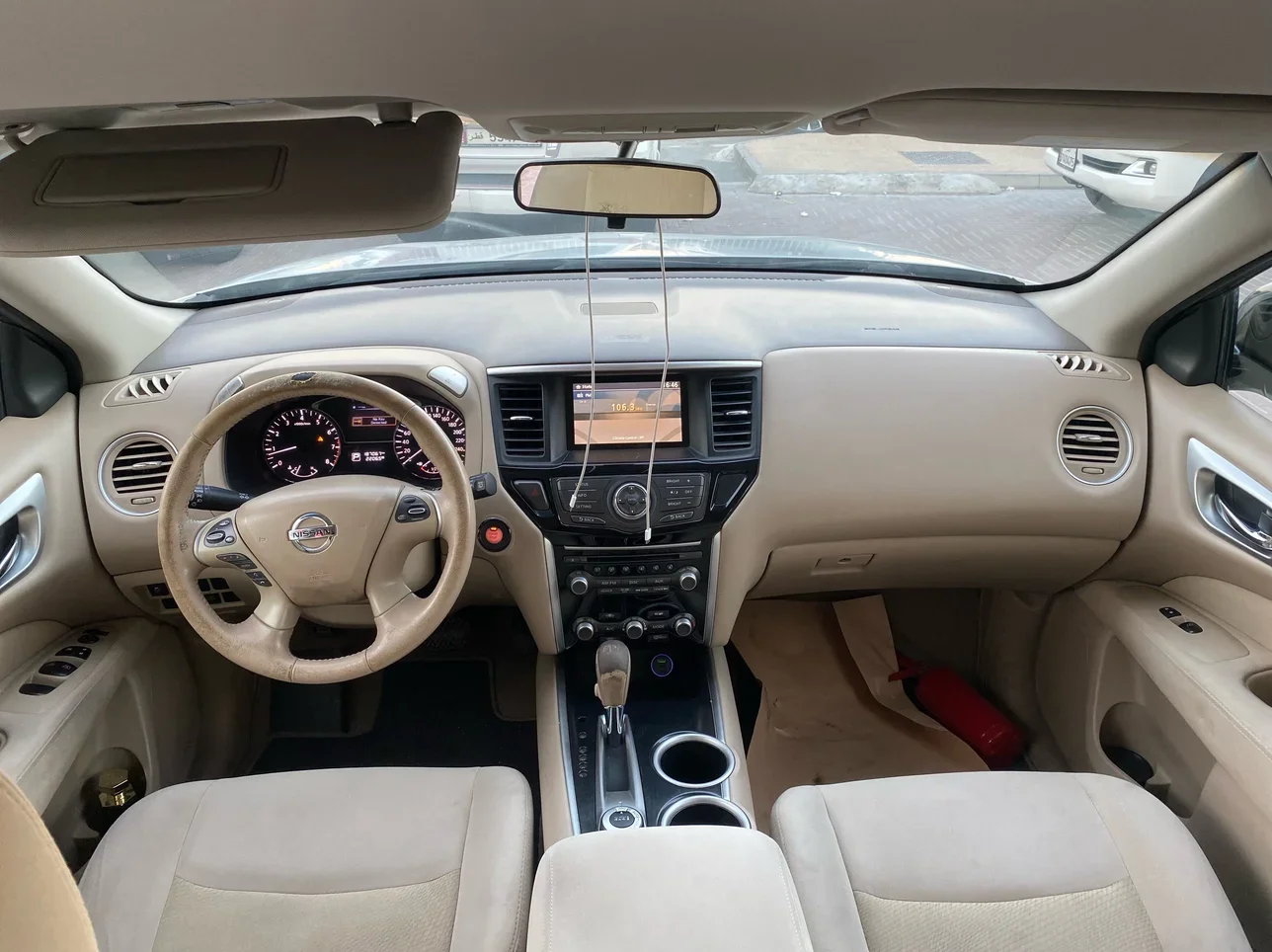 Nissan  Pathfinder  SV  2014  Automatic  187,000 Km  6 Cylinder  Rear Wheel Drive (RWD)  SUV  Silver