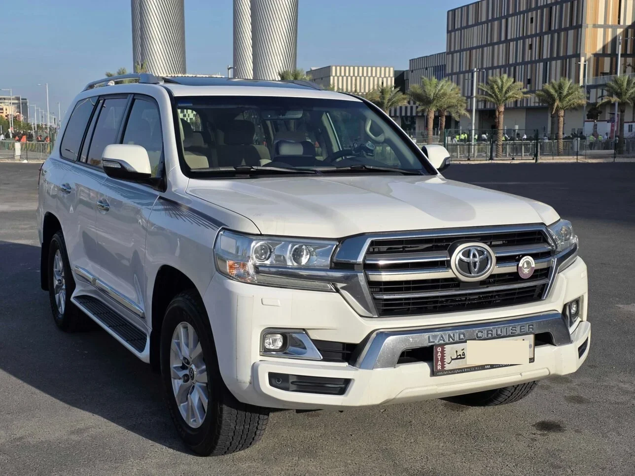 Toyota  Land Cruiser  GXR  2019  Automatic  184,000 Km  8 Cylinder  Four Wheel Drive (4WD)  SUV  White