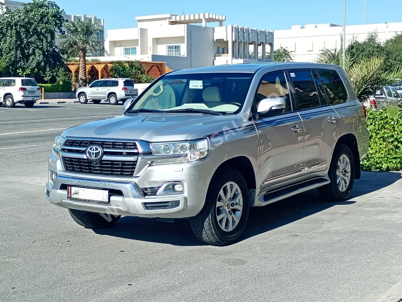 تويوتا  لاند كروزر  جي اكس ار  2019  اوتوماتيك  235,000 كم  8 سلندر  دفع رباعي  اس يو في  فضي
