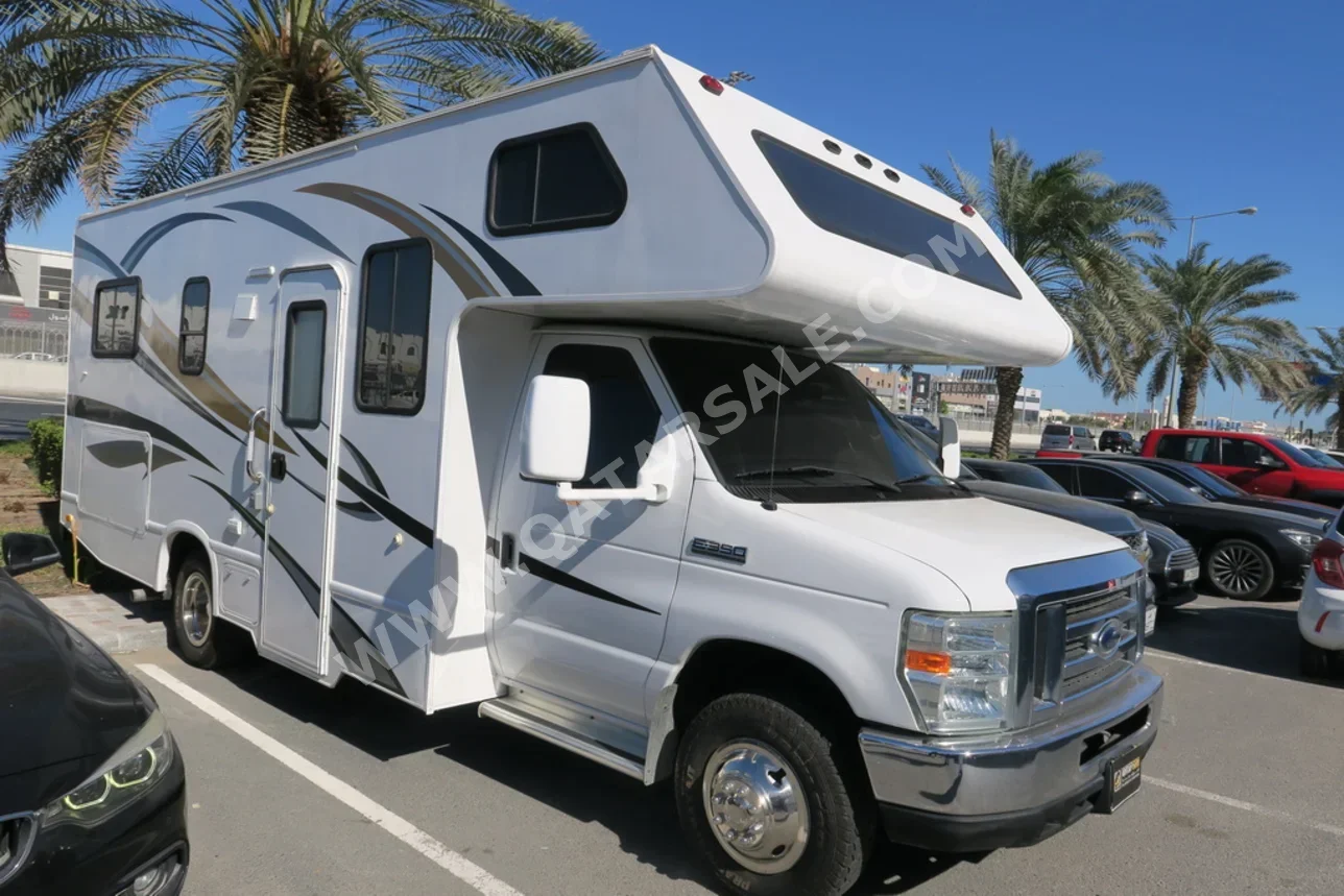 كرفان - 2011  - أبيض  -صنع في الولايات المتحدة الأمريكية (الولايات المتحدة الأمريكية)