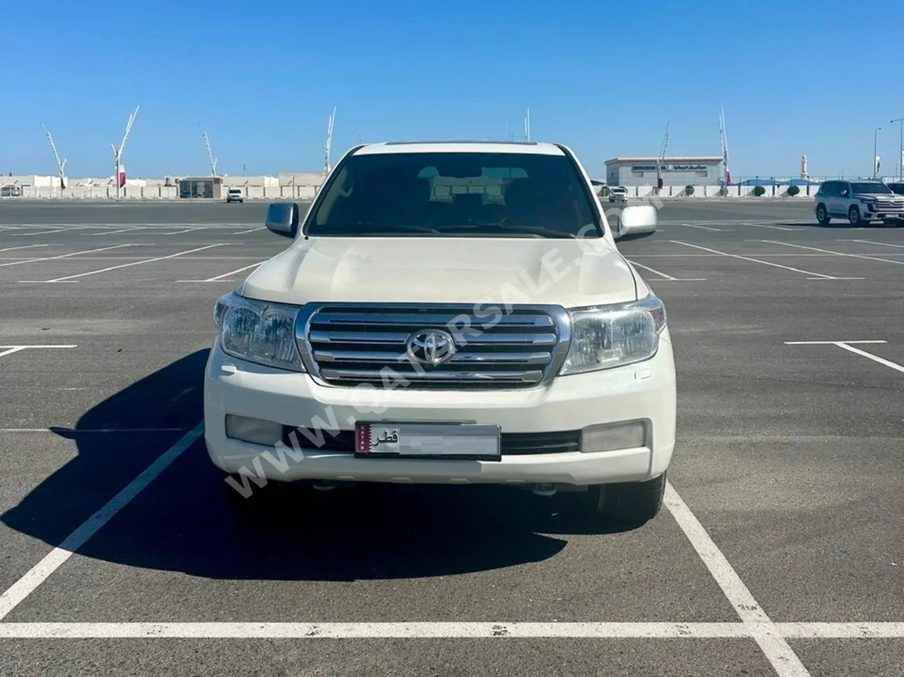 Toyota  Land Cruiser  GXR  2011  Automatic  251,000 Km  8 Cylinder  Four Wheel Drive (4WD)  SUV  Pearl