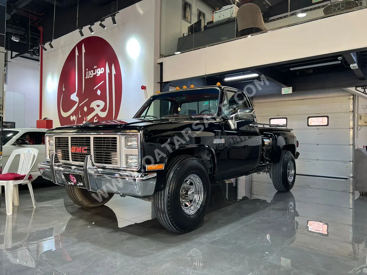 GMC  Sierra  454  1985  Automatic  130,000 Km  8 Cylinder  Rear Wheel Drive (RWD)  Classic  Black