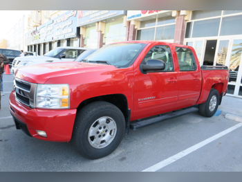 Chevrolet  Silverado  2011  Automatic  288,000 Km  8 Cylinder  Four Wheel Drive (4WD)  Pick Up  Red