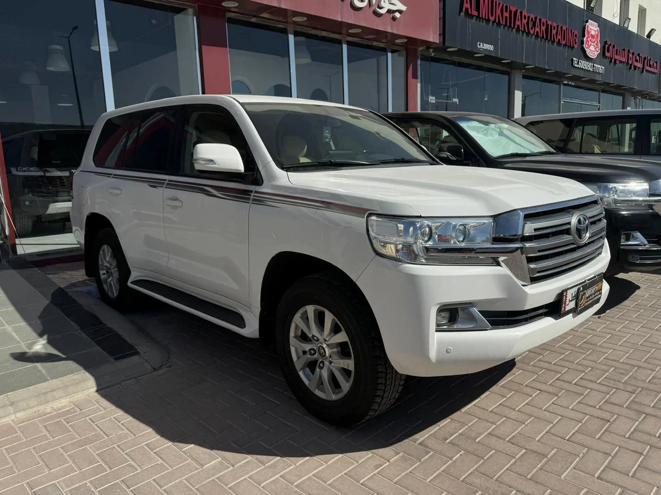 تويوتا  لاند كروزر  جي اكس ار  2020  اوتوماتيك  214,000 كم  6 سلندر  دفع رباعي  اس يو في  أبيض