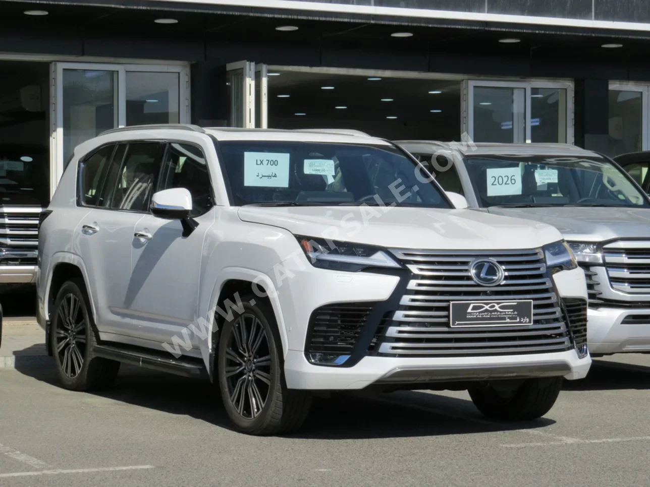 لكزس  ال اكس  700 اتش  2025  اوتوماتيك  300 كم  6 سلندر  دفع رباعي  اس يو في  أبيض  تحت الضمان