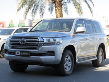 تويوتا  لاند كروزر  جي اكس ار  2021  اوتوماتيك  211,000 كم  6 سلندر  دفع رباعي  اس يو في  فضي