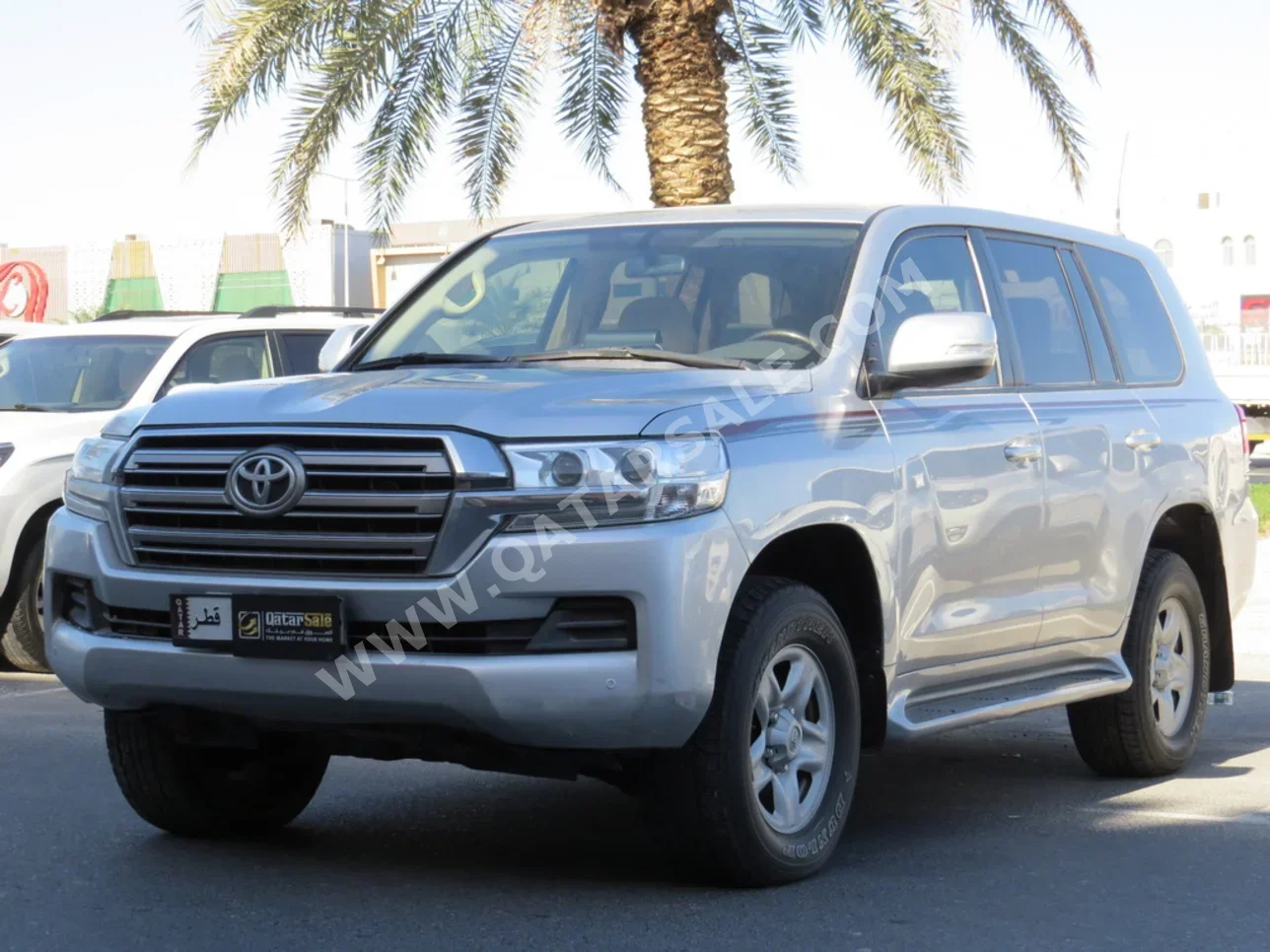 تويوتا  لاند كروزر  جي اكس ار  2021  اوتوماتيك  211,000 كم  6 سلندر  دفع رباعي  اس يو في  فضي
