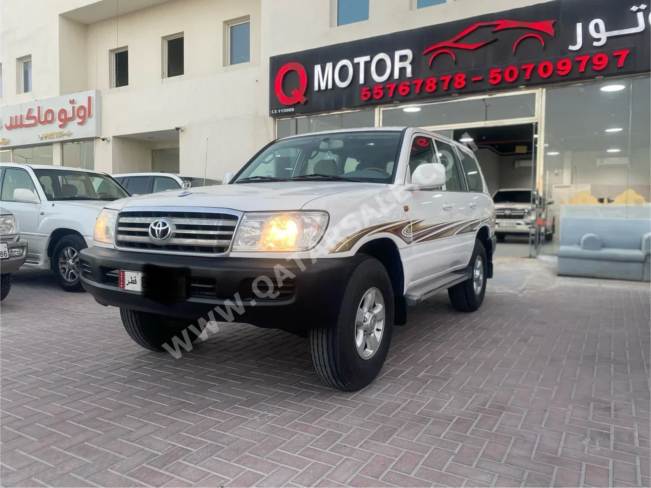 Toyota  Land Cruiser  GXR  2006  Automatic  365,000 Km  6 Cylinder  Four Wheel Drive (4WD)  SUV  White