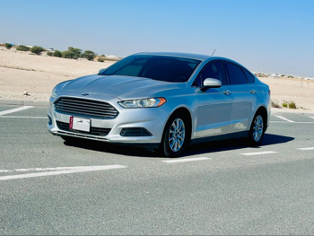 فورد  فيوشن  2016  اوتوماتيك  233,000 كم  4 سلندر  سحب امامي  سيدان  فضي