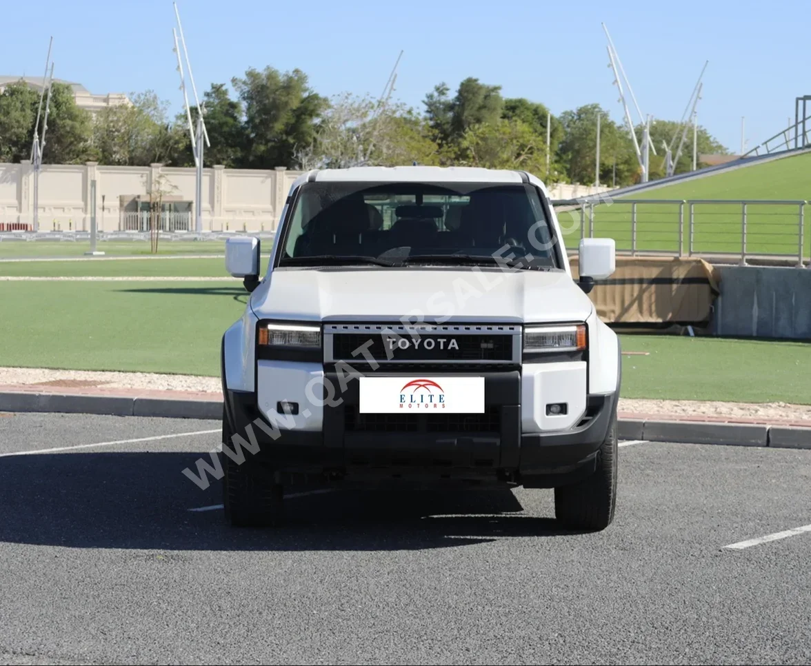 تويوتا  برادو  تي اكس تيربو  2024  اوتوماتيك  30,000 كم  4 سلندر  دفع رباعي  اس يو في  أبيض  تحت الضمان