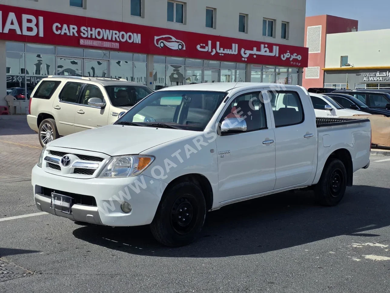 Toyota  Hilux  2006  Manual  181,000 Km  4 Cylinder  Four Wheel Drive (4WD)  Pick Up  White