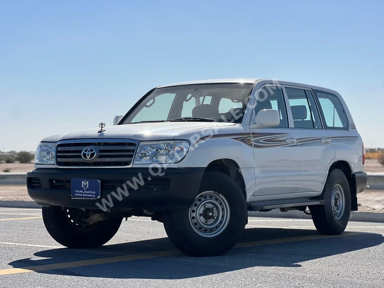 تويوتا  لاند كروزر  جي اكس  2007  عادي  300,000 كم  6 سلندر  دفع رباعي  اس يو في  أبيض