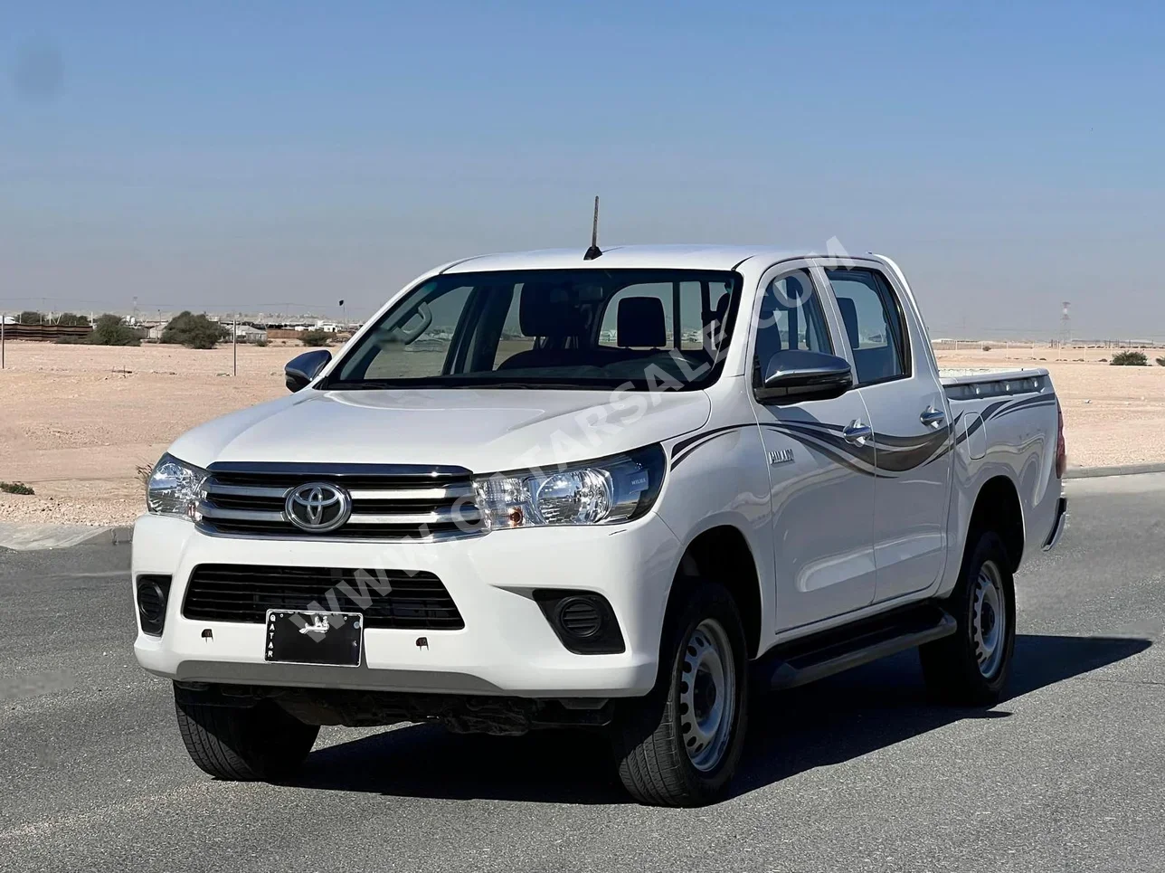 تويوتا  هاي لوكس  2019  اوتوماتيك  53,300 كم  4 سلندر  دفع رباعي  بيكب  أبيض