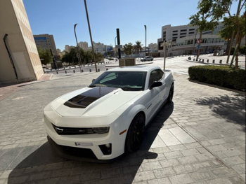 شفروليه  كمارو  زد ال 1  2013  عادي  138,000 كم  8 سلندر  دفع خلفي  كوبيه \ سبورت  أبيض