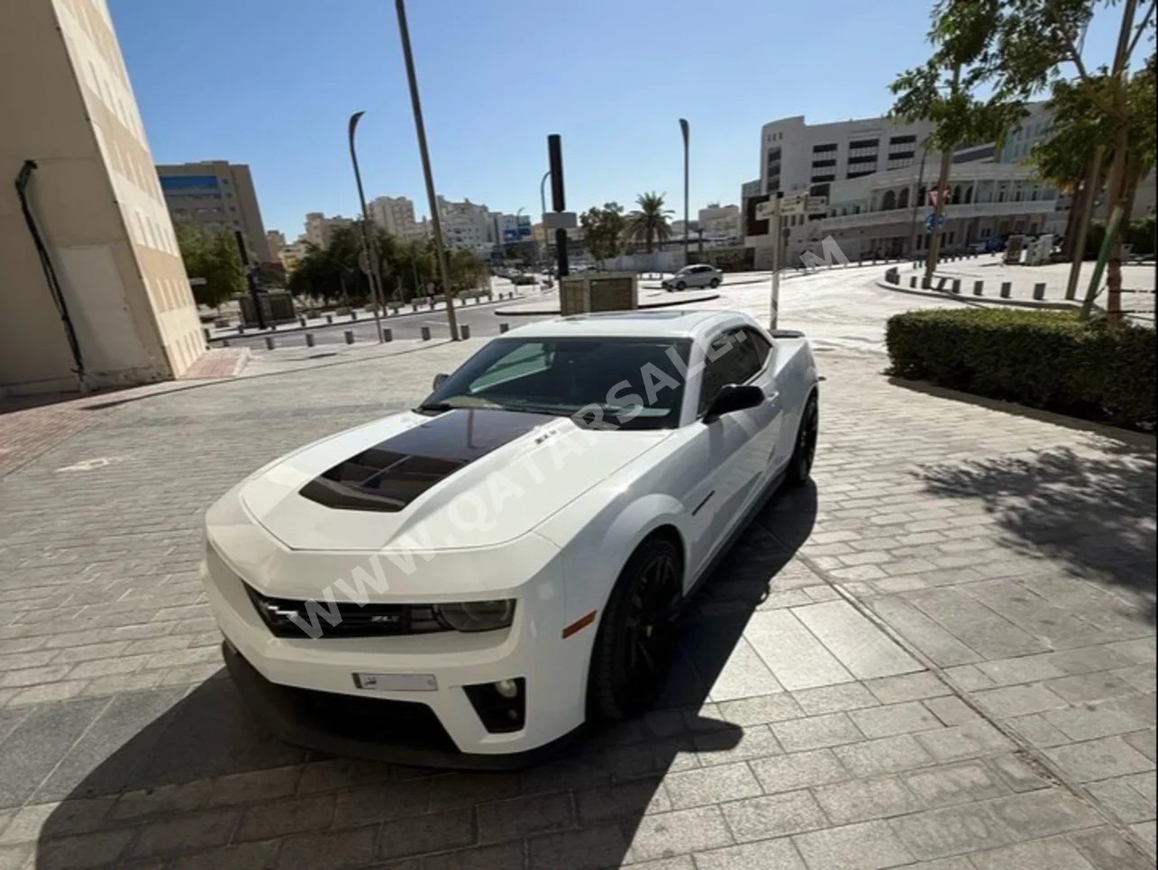 Chevrolet  Camaro  ZL1  2013  Manual  138,000 Km  8 Cylinder  Rear Wheel Drive (RWD)  Coupe / Sport  White