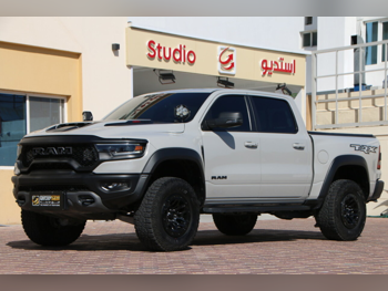 دودج  رام  تي أر إكس  2023  اوتوماتيك  88,000 كم  8 سلندر  دفع رباعي  بيكب  رمادي ناردو  تحت الضمان