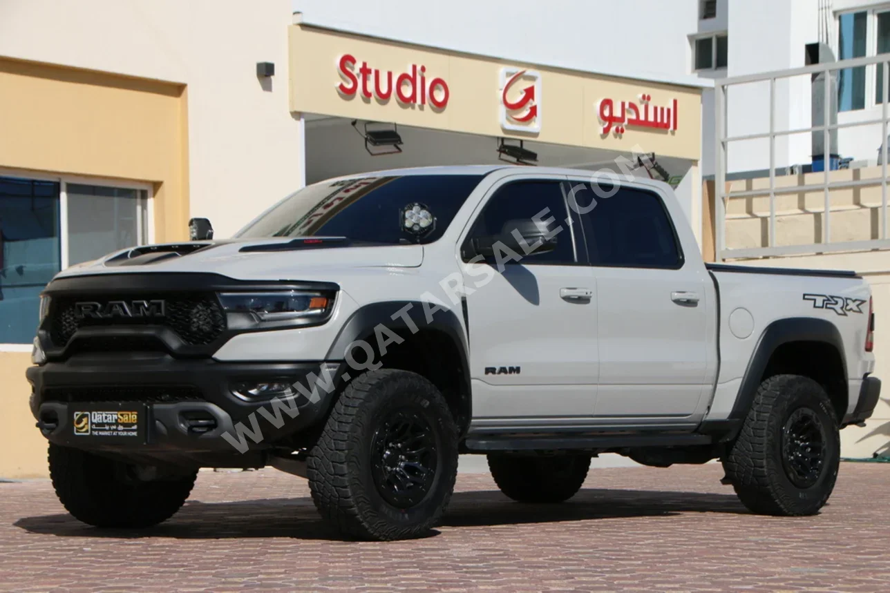 دودج  رام  تي أر إكس  2023  اوتوماتيك  88,000 كم  8 سلندر  دفع رباعي  بيكب  رمادي ناردو  تحت الضمان