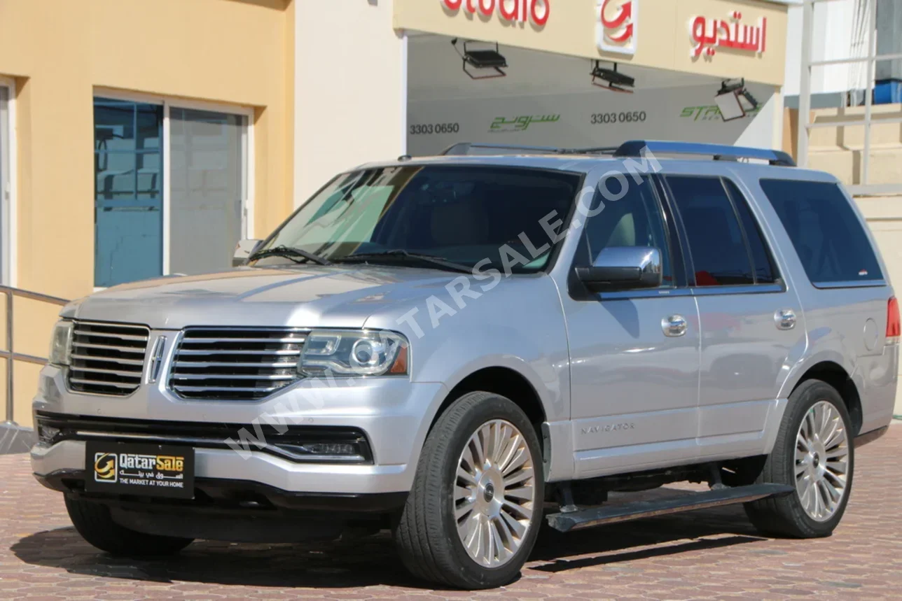 لنكولن  نافيكيتر  بريزيدينشيال  2016  اوتوماتيك  162,000 كم  6 سلندر  دفع رباعي  اس يو في  فضي