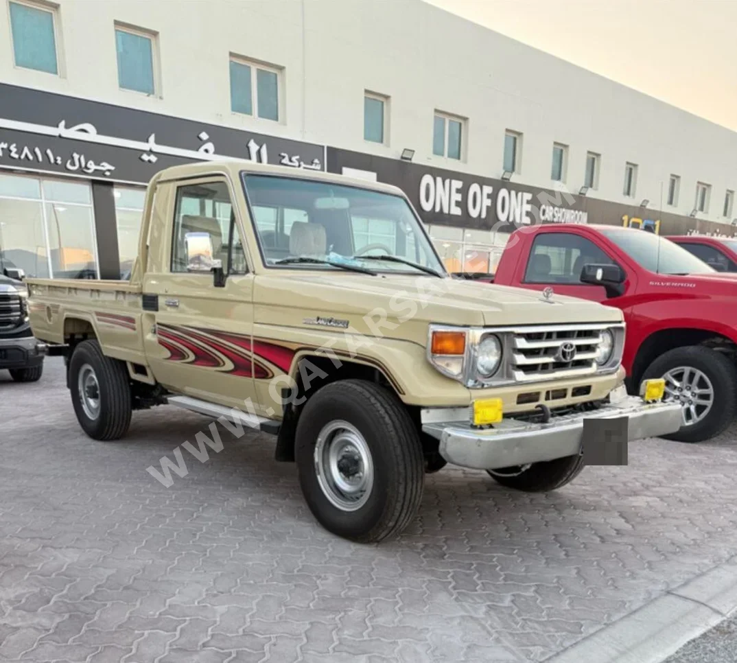 تويوتا  لاند كروزر  ال اكس  2006  عادي  318,000 كم  6 سلندر  دفع رباعي  بيكب  بيج