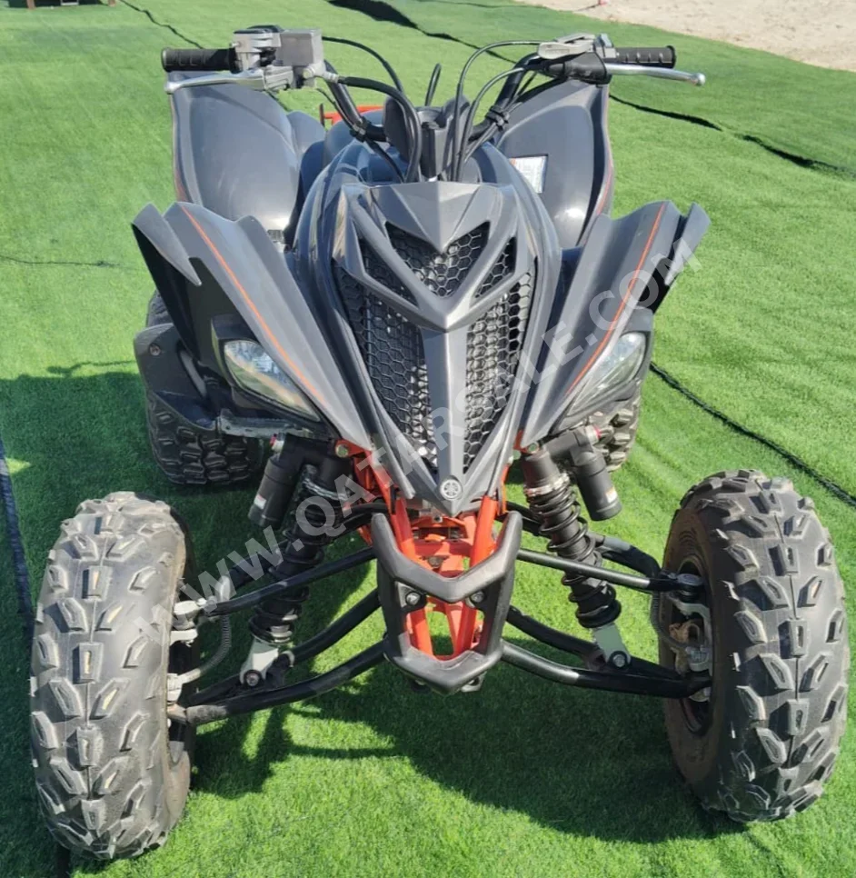 Gray Metallic Raptor 700r Yamaha Raptor 700R - 2023 - Color Gray Buggy For Sale in Qatar