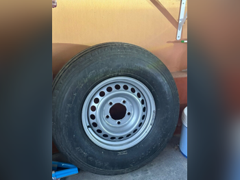 العجلات والجنوط (الرنقات) صنع في قطر \  4 مواسم  تشمل الرنق  55 ميليمتر  17"