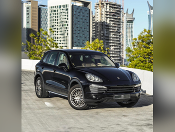 بورش  كيان  اس  2011  اوتوماتيك  198,000 كم  8 سلندر  دفع كلي مستمر  اس يو في  أسود  تحت الضمان