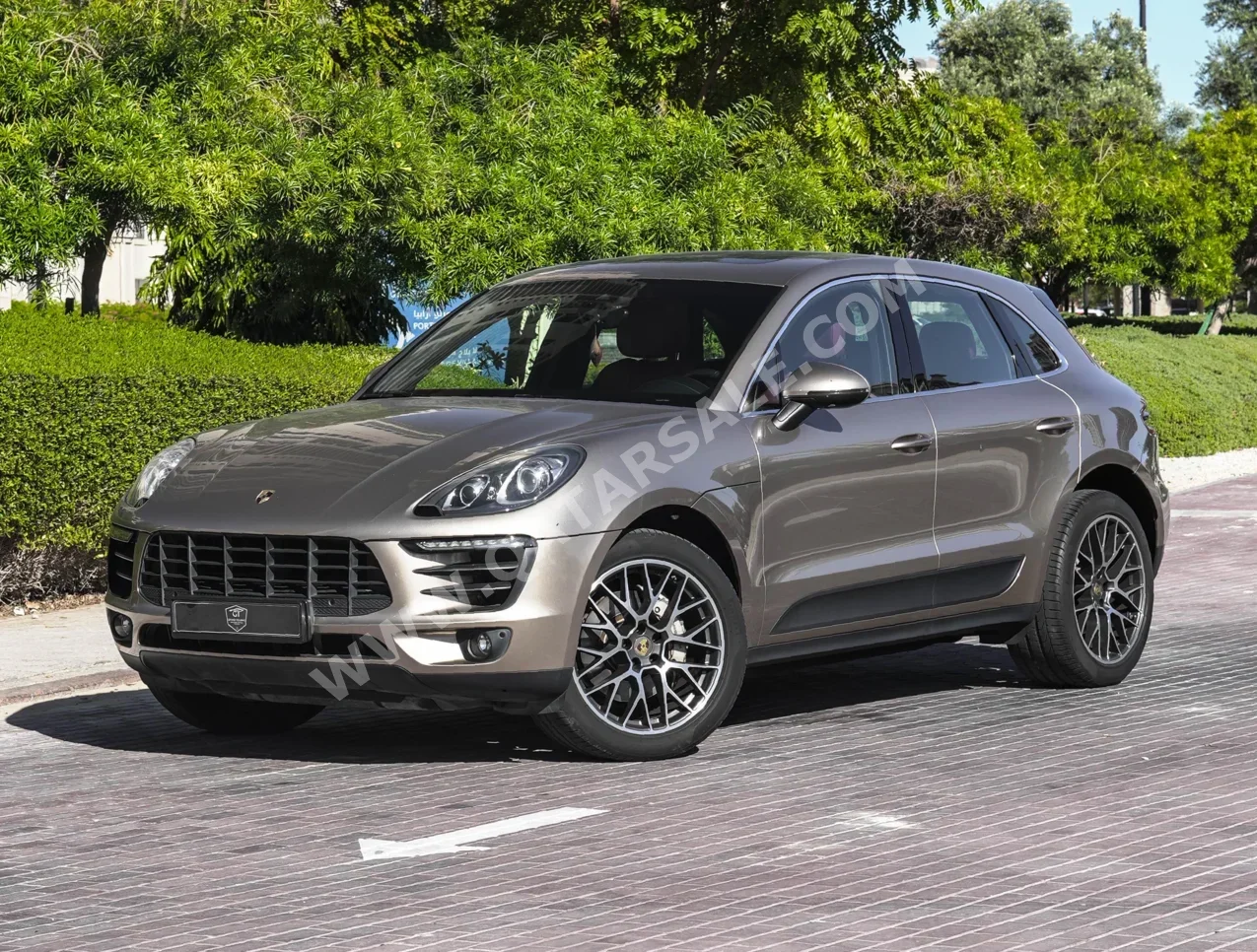 بورش ماكان اس 2018 اوتوماتيك 64,000 كم 6 سلندر دفع رباعي اس يو في ذهبي تحت الضمان