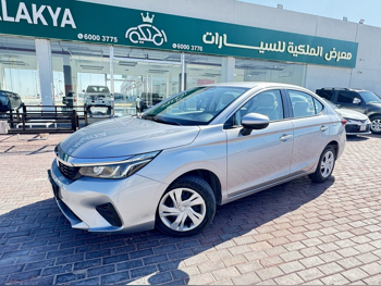 هوندا  سيتي  2024  اوتوماتيك  13,700 كم  4 سلندر  سحب امامي  سيدان  ازرق  تحت الضمان