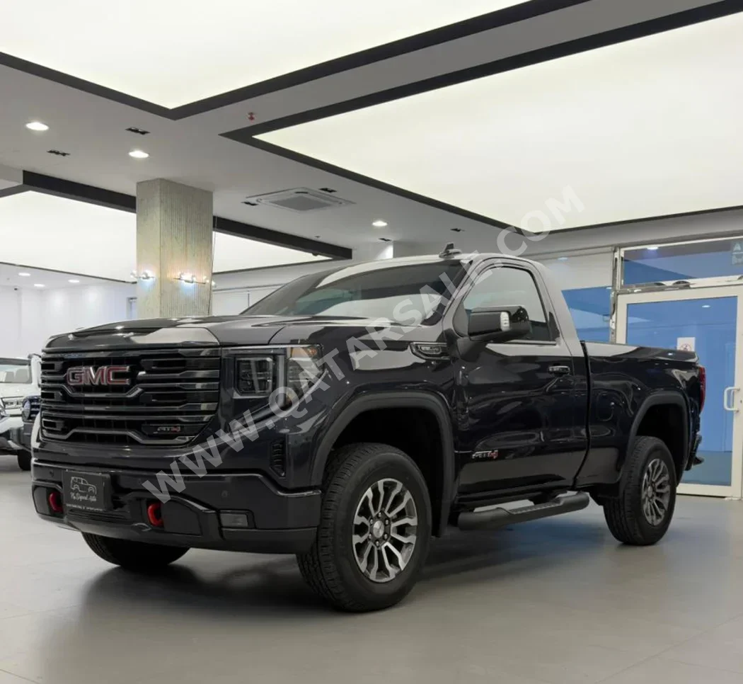 GMC  Sierra  AT4  2022  Automatic  36,000 Km  8 Cylinder  Four Wheel Drive (4WD)  Pick Up  Black  With Warranty