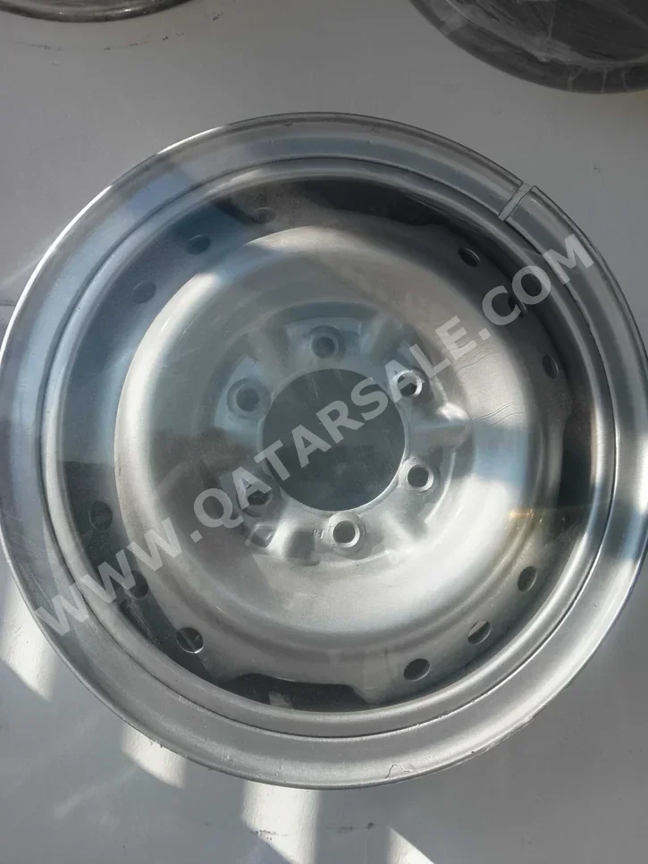 Wheel Rims Nissan  Steel /  16''  Silver  4  5