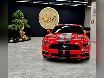 فورد  موستانغ  2015  عادي  114,000 كم  6 سلندر  دفع خلفي  كوبيه \ سبورت  أحمر